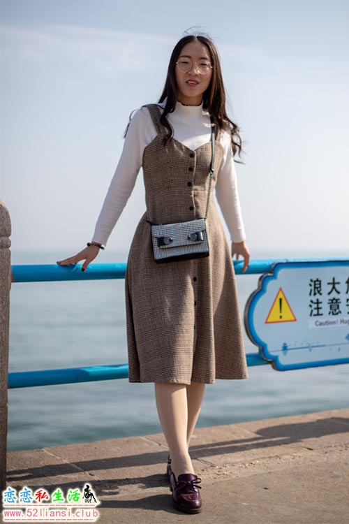[物恋传媒] No.015 书香气质女生，肉丝搭配白棉袜（带视频）【192P+1V/1.46G】