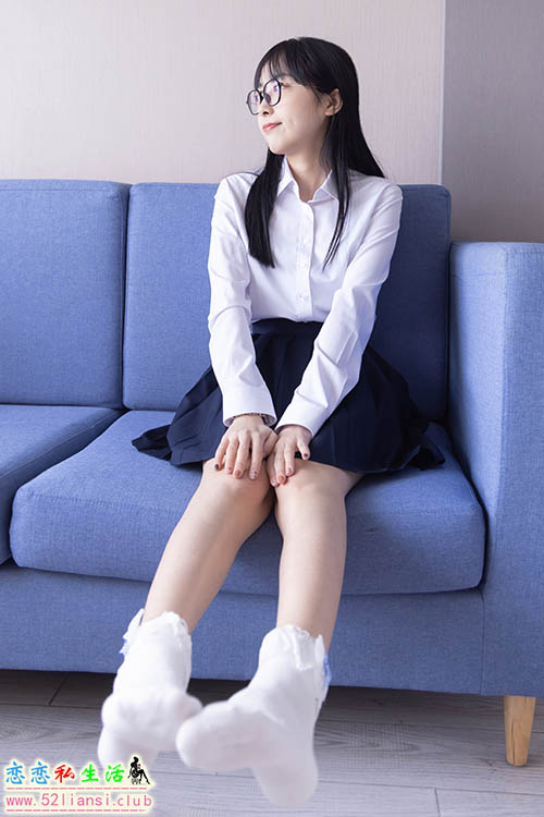 [袜啵啵] 070期 稚予-皮鞋、拖鞋、过膝袜、白棉袜(带视频)【148P+1V/7.09G】