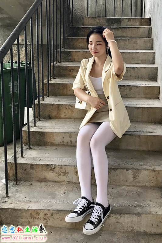 [最爱帆布鞋]051-学妹丝袜美腿写真（带视频）【101P+1V/375M】