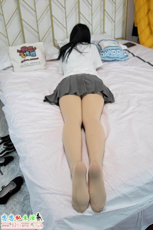 [物恋传媒] No.1017 雅梦-vans帆布鞋、厚肉丝(带视频)【118P+1V/3.3G】