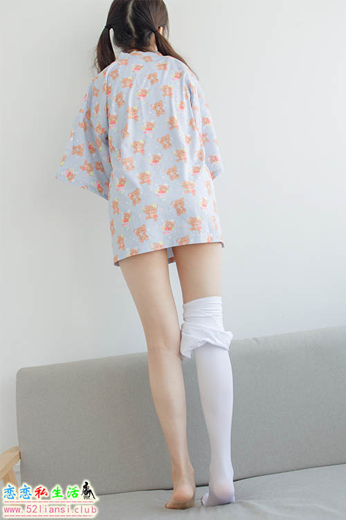 [森萝财团]-内部VIP系列 006 沙发上诱人的白丝美少女(带视频)【104P+1V/3.39G】