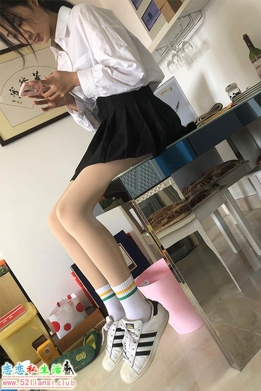 [最爱帆布鞋]048-学妹丝袜美腿写真【151P/401M】