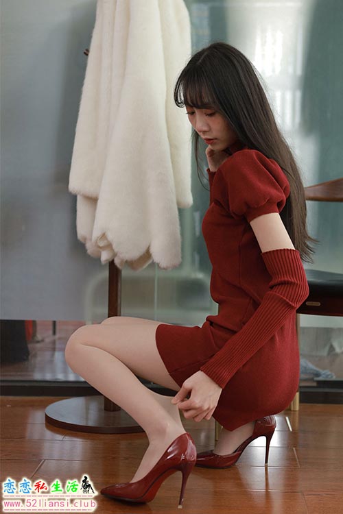 [IESS异思趣向] 丝享家 1054：团团《迷人的酒红色旗袍》【81P/88M】