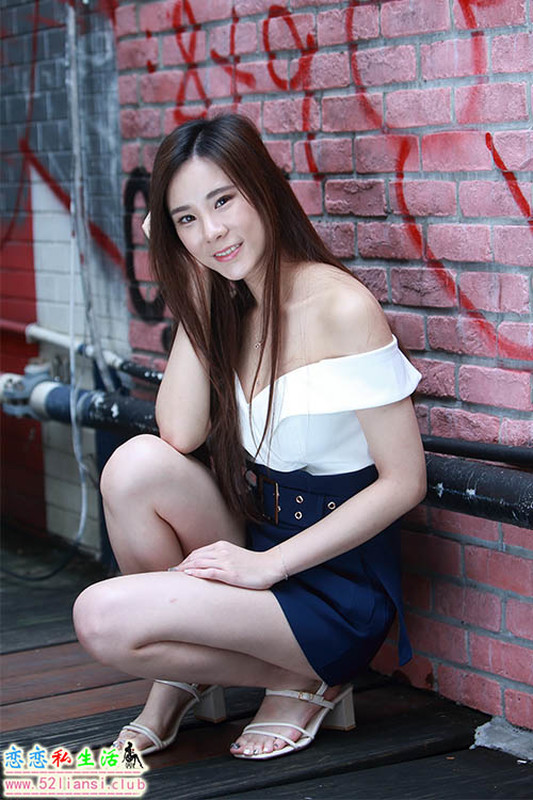 [街拍丝足]102-长腿美模 陈利璇 短裙涼高美腿【65P/90M】
