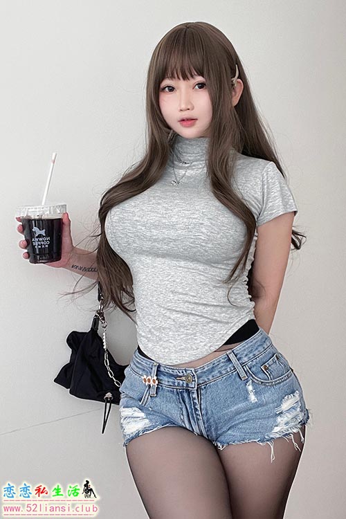[美图精选]1041-蜜桃少女是依酱呀-学姐的背影【38P+4V/156M】