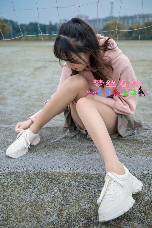 [MSLASS梦丝女神] NO.001-操场的校花小甜心 玥玥（带视频）【63P+1V/1.44G】
