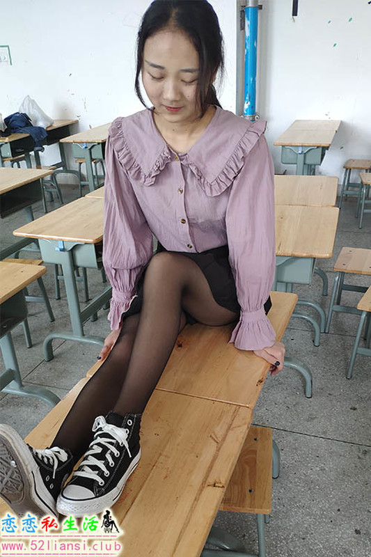 [最爱帆布鞋]024-学妹丝袜美腿写真（带视频）【217P+2V/1.22G】