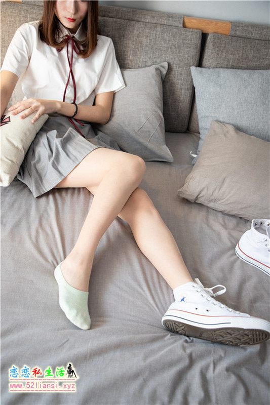 [物恋传媒] NO.088 猫耳 jk制服与船袜帆布鞋（带视频）【212P+1V 2.40G】