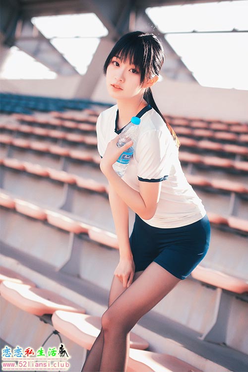 [美图精选]671-沧霁桔梗-黑丝体操服【53P/133M】