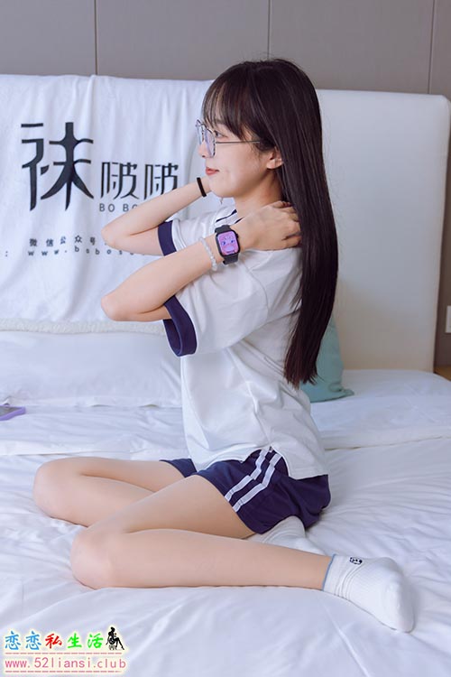 [袜啵啵] 118期 稚予-运动鞋、白棉袜、肉丝、踩小熊玩偶(带视频)【140P+1V/5.86G】