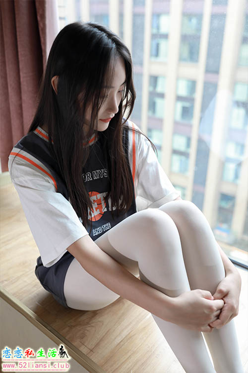 [IMZSOCK爱美足] 2021年-第32期 君君(带视频)【78P+1V/2.02G】