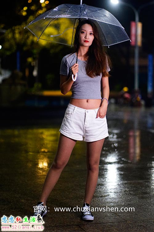 [初夏女神]069期 依依~【夏日夜雨】炎热夏天能遇一场雨真的很不容易(带视频)【72P+1V/3.75G】