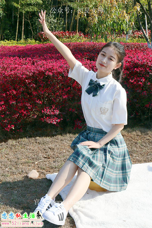 [初夏女神]026期 念念~墨绿色JK搭配三叶草贝壳头鞋期(带视频)【155P+1V/4.84G】