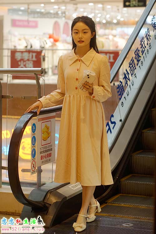 [初夏女神]042期 双双~《偶遇学姐》周末逛商场(带视频)【120P+1V/6.91G】