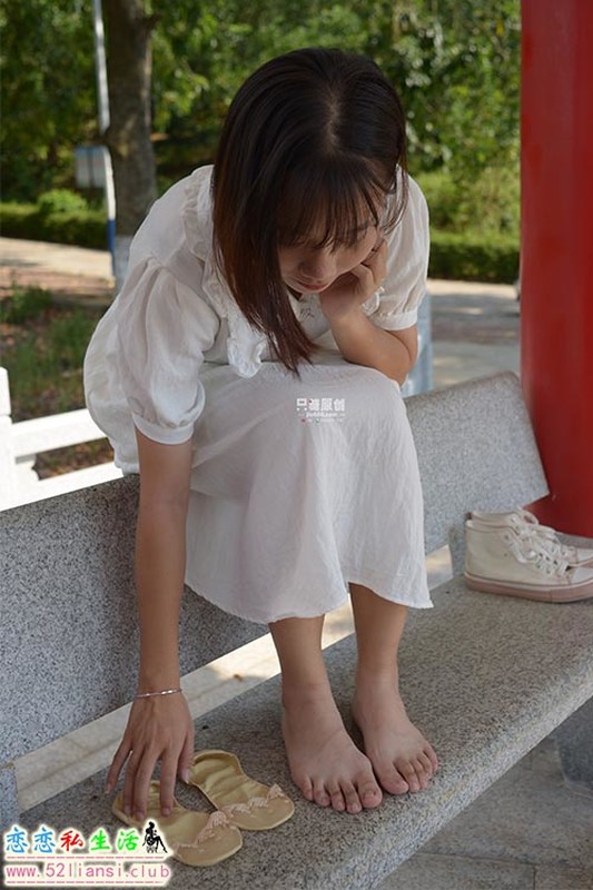 [只糖视觉]483期：双双 – 花季雨季【76P/350M】