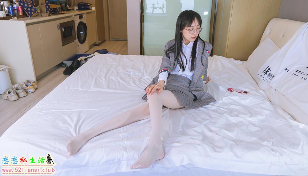 [袜啵啵] 202期 稚予-皮鞋、白色蕾丝丝袜、ol风(带视频)【140P+1V/5.9G】