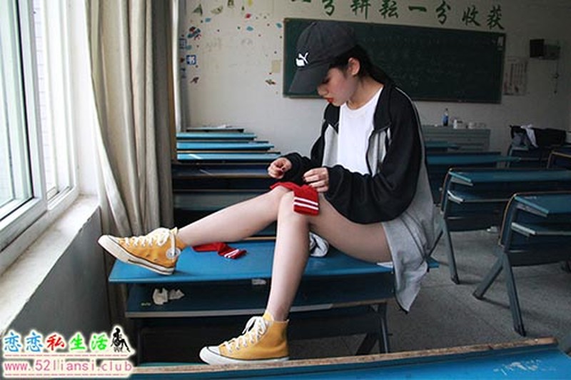 [最爱帆布鞋]059-学妹丝袜美腿写真（带视频）【895P+20V/8.95G】