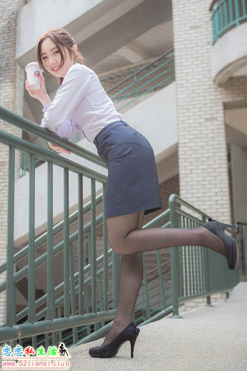[街拍丝足]164-林华 OL制服 高跟美腿外拍【42P/57M】