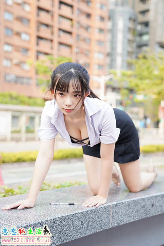 [街拍丝足]078-台湾腿模 陈家琳 OL短裙 高跟美腿外拍【100P/120M】