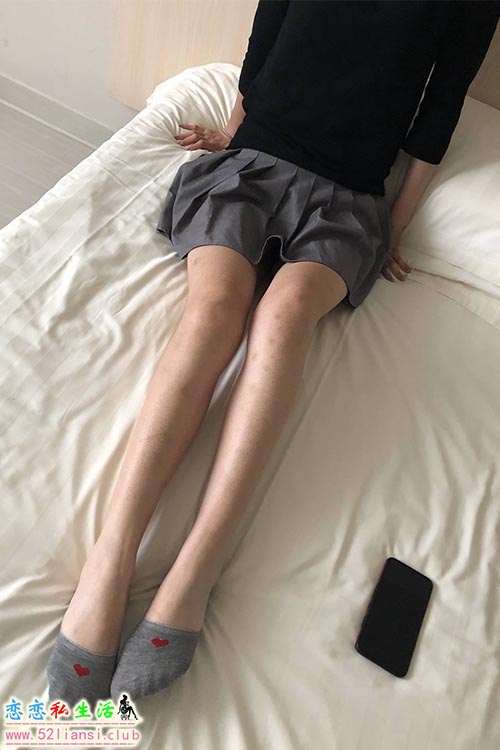 [精选资源]031-本足摄影-超美传媒学院小姐姐的红润脚底(带视频)【83P+1V/448M】