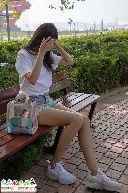 [物恋传媒] No.022 美,从未如此简单.白色复古跑鞋搭配短筒白棉袜和船袜（带视频）【274P+1V/2.79G】