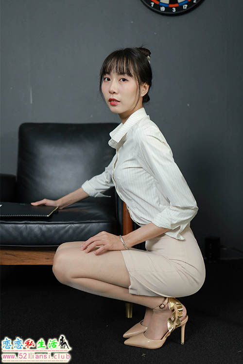 [IESS异思趣向] 丝享家 969：团团《迷人的金色波纹》【92P/100M】
