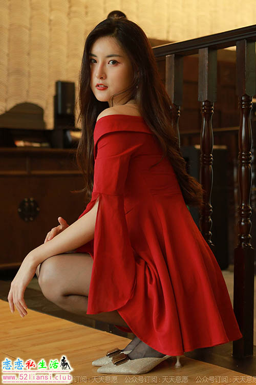 [IESS异思趣向] 丝享家 1082：小宝《红裙女神》【77P/85M】