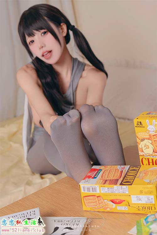 [美图精选]1097-咬一口兔娘-小灰兔【27P/57M】