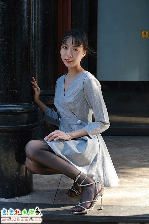 [IESS异思趣向] 丝享家 1005：团团《暖阳下的黑色丝念》【92P/137M】