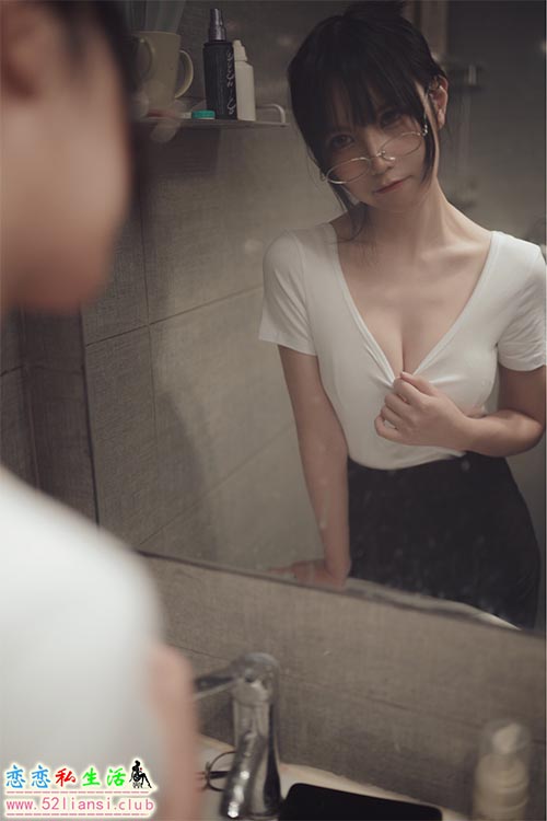 [美图精选]814-逐月Su-OL日常【51P/53M】