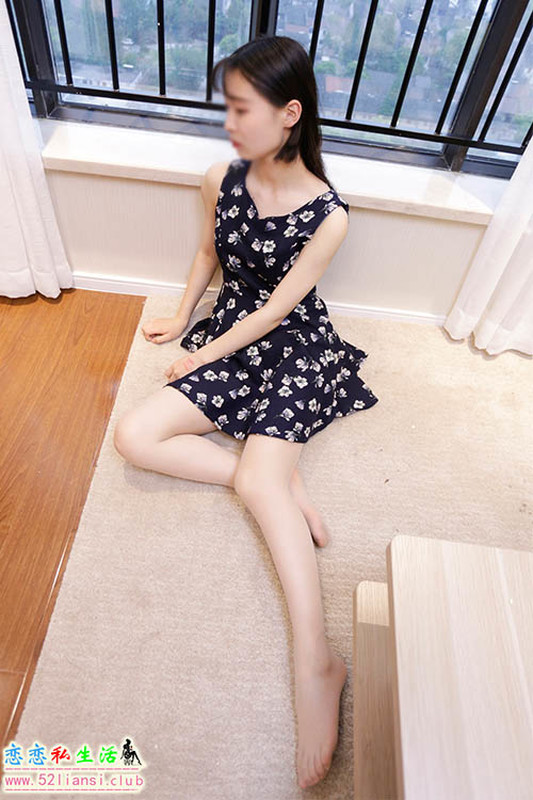[奈丝]083-公寓房间随意凹大长腿 – 小仙（无水印）【48P/266M】