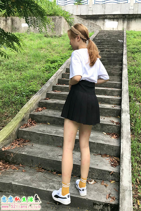 [最爱帆布鞋]057-学妹丝袜美腿写真（带视频）【340P+12V/1.16G】