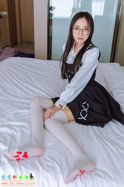 [袜啵啵] 177期 稚予-皮鞋、厚白丝-脚底猫爪印款(带视频)【140P+1V/5.5G】