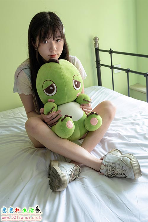 [IMZSOCK爱美足] 2022年-第20期 音音(带视频)【123P+1V/1.72G】