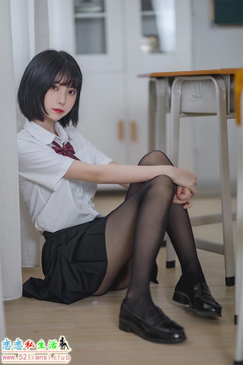 [美图精选]15-许岚-教室JK黑丝【40P/426M】
