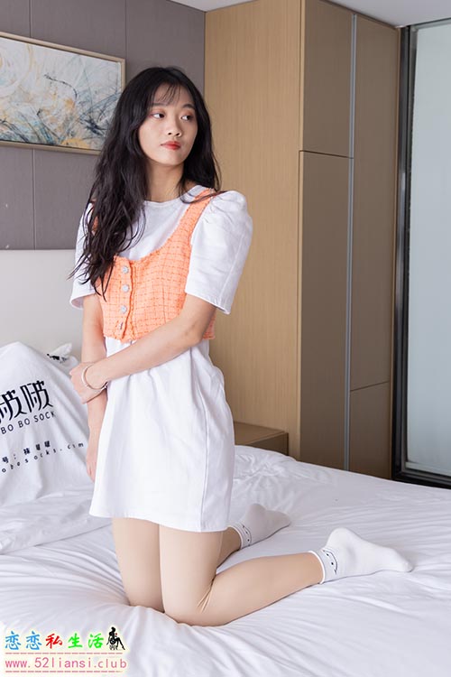[袜啵啵] 062期 涵涵-运动鞋、白棉袜、厚肉丝(带视频)【145P+1V/6.63G】