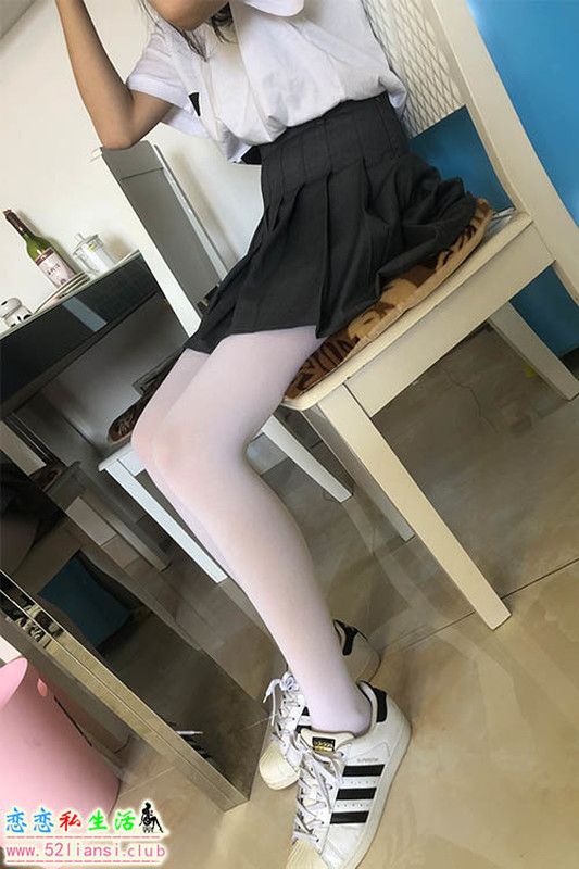 [最爱帆布鞋]063-学妹丝袜美腿写真【1052P/2.77G】