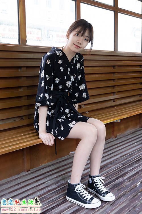 [袜啵啵] 013期 小甜豆-匡威帆布鞋、浅灰色短棉袜、肉丝花絮版(带视频)【132P+1V/8.07G】
