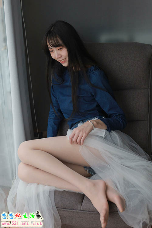 [IESS异思趣向] 丝享家 1045：团团《长腿白纱》【95P/105M】