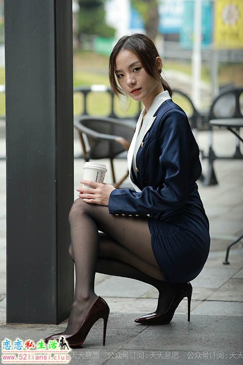 [IESS异思趣向] 丝享家 966：小六《性感包臀职业裙》【87P/96M】