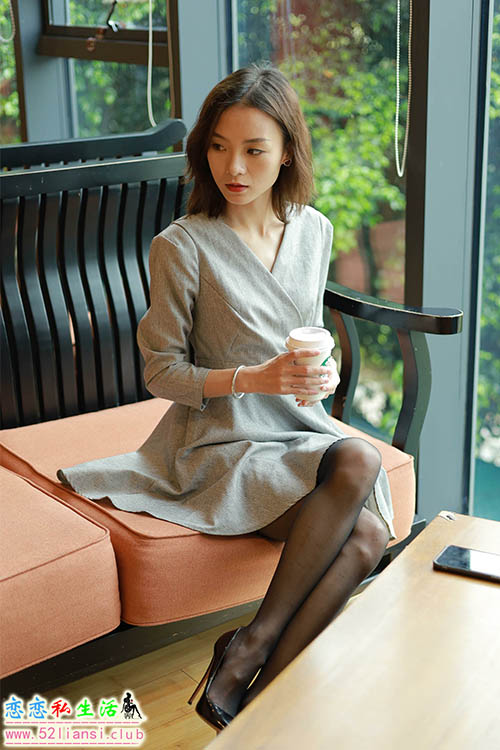 [IESS异思趣向] 丝享家 961：小六《黑丝美式咖啡》【94P/132M】