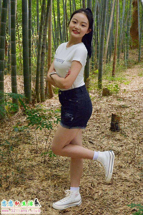[初夏女神]081期 双双~【愉快周末】本想逛逛竹林结果被蚊子跑轰出来了(带视频)【145P+1V/5.85G】
