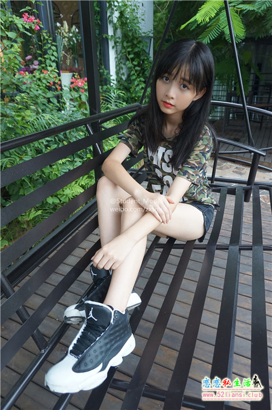[Student_Model] 编号30-小龙猫 迷彩上衣与白嫩脚丫的完美结合【40P/47M】
