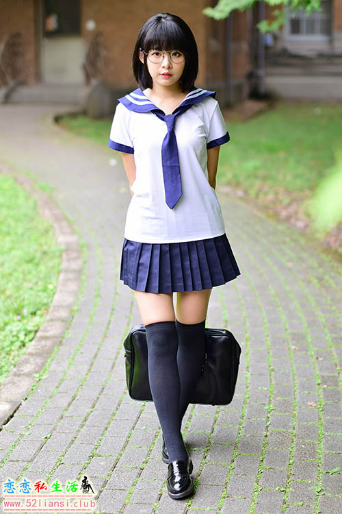 [街拍丝足]171-海琳 学生制服【73P/56M】