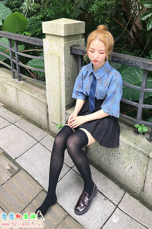 [最爱帆布鞋]061-学妹丝袜美腿写真（带视频）【240P+2V/587M】
