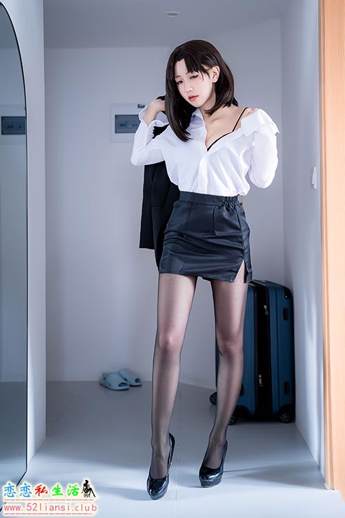 [美图精选]723-蓝小沂KiKi-OL黑丝【42P/118M】