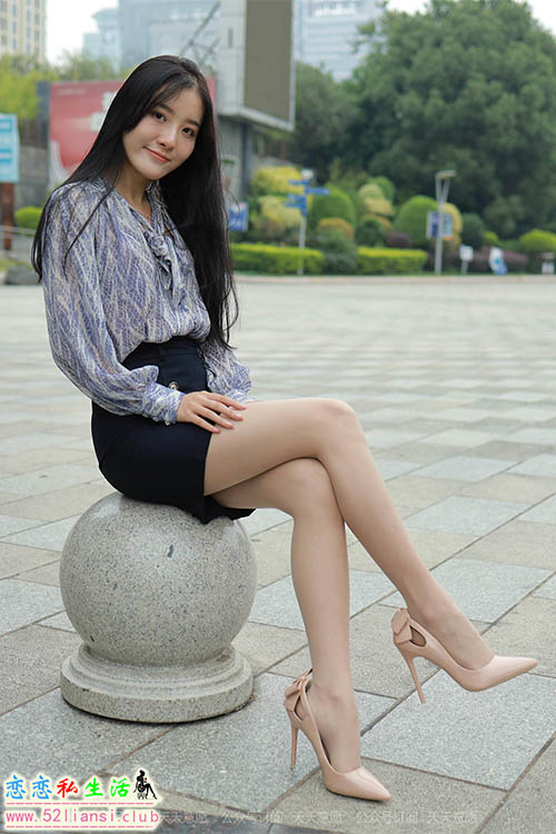 [IESS异思趣向] 丝享家 957：婉苹《公园偶遇美女》【92P/399M】