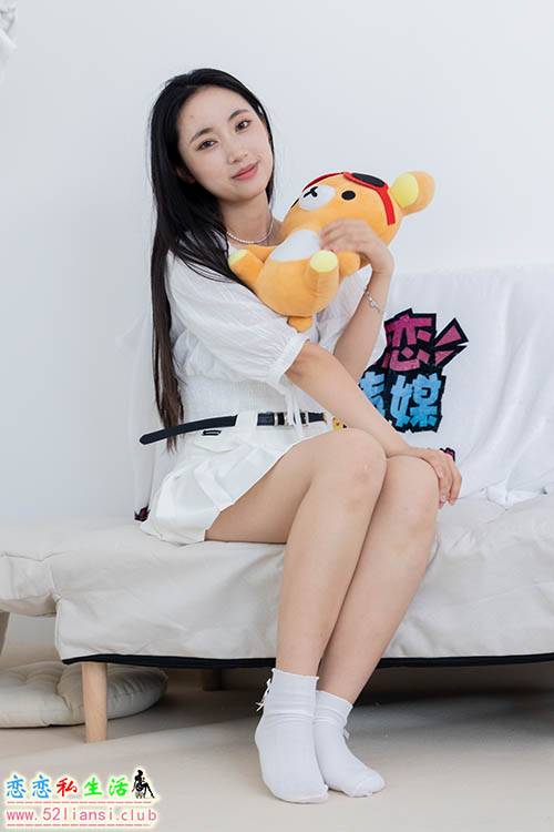 [物恋传媒] No.1706 杏仁-新人驾到(带视频)【150P+1V/3.77G】