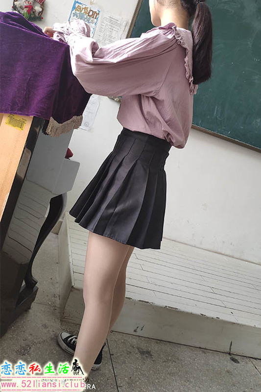 [最爱帆布鞋]024-学妹丝袜美腿写真（带视频）【217P+2V/1.22G】