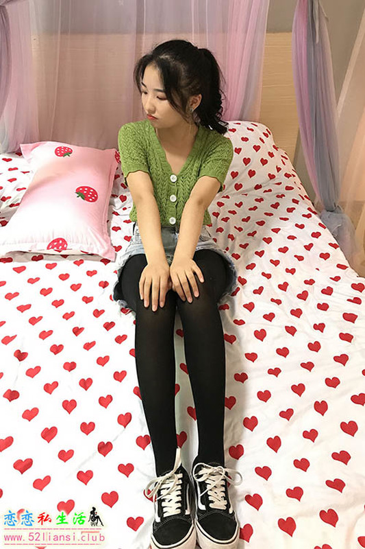 [最爱帆布鞋]030-学妹丝袜美腿写真（带视频）【147P+3V/301M】